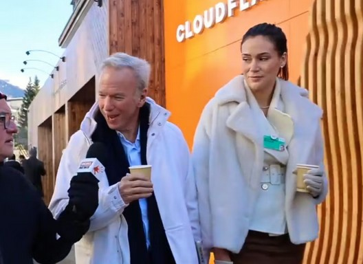 Eric Schmidt - Gloria-Sophie Burkandt